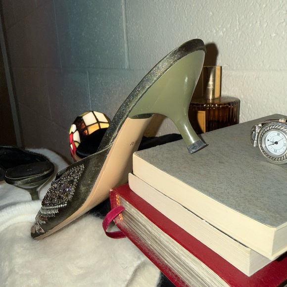 Vintage | Sequin & Beaded Embroidered Olive Green Leather Kitten Heels - Picture 8 of 11